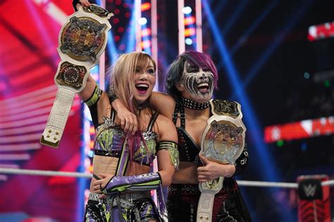 【wwe】女子タッグ王者アスカ、カイリ・セイン組が王座獲得後初勝利 次週ロウで防衛戦決定 プロレス写真ニュース 日刊スポーツ