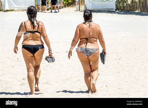 M Nzw Scherei Visuell Wie Benutzt Man Dicke Frau Im Bikini Neigen Wagen