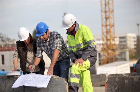 Devenir conducteur de travaux fiche métier formation salaire débouchés