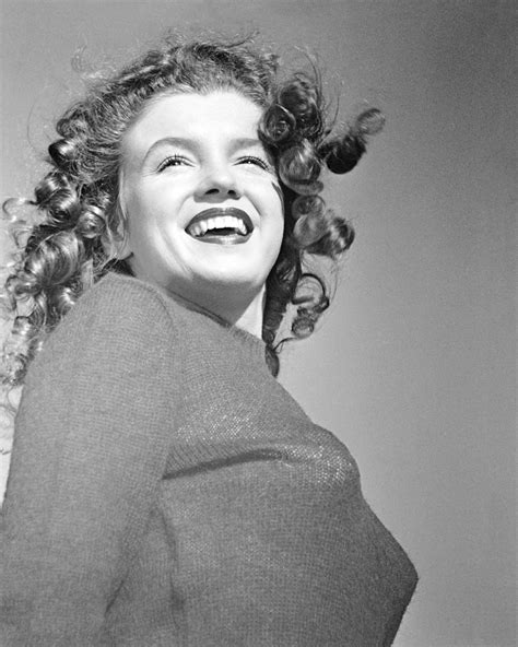 Norma Jeane By David Conover Pull Rouge Marylin Monroe