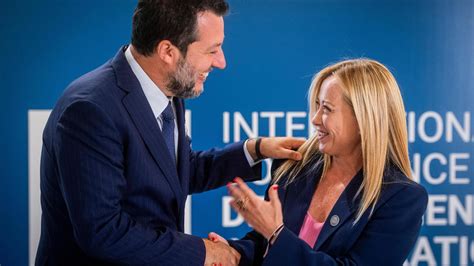 Casa Mini Condono E Salva Grattacieli Il Blitz Di Salvini Con Lok Di