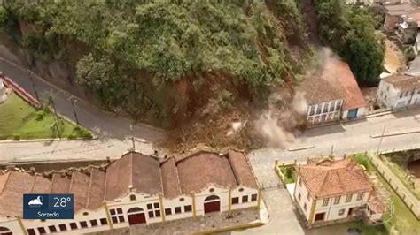 Vídeo Deslizamento de terra atinge casarão histórico MG2 G1