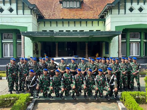 Puspom Tni Ad On Twitter Denpom Divif Kostrad Menerima Kendaraan