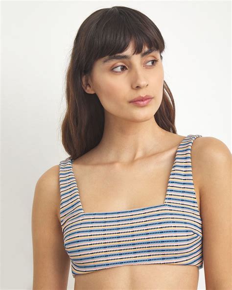 9 Hot Sexy Amber Lily Bikini Pics