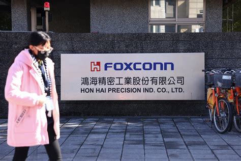 China's Foxconn workers' wages plummeted - Vietnam.vn