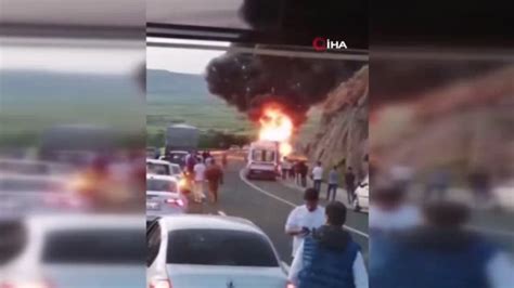 Elazığ da Yolcu Otobüsü Alev Topuna Döndü Haberler