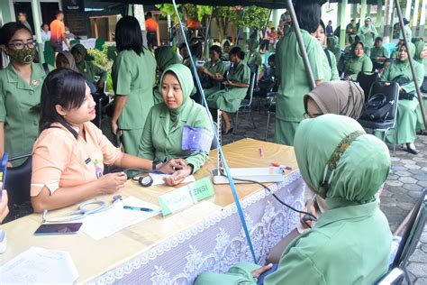 Jelang HUT Ke 77 Persit KCK Daerah Pattimura Gelar Donor Darah