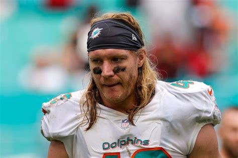 Andrew Van Ginkel Dolphins contract: How much does LB earn in Miami?