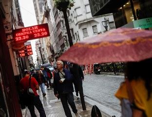 En Otro D A De Nervios El Central Vendi Us Millones Para Frenar