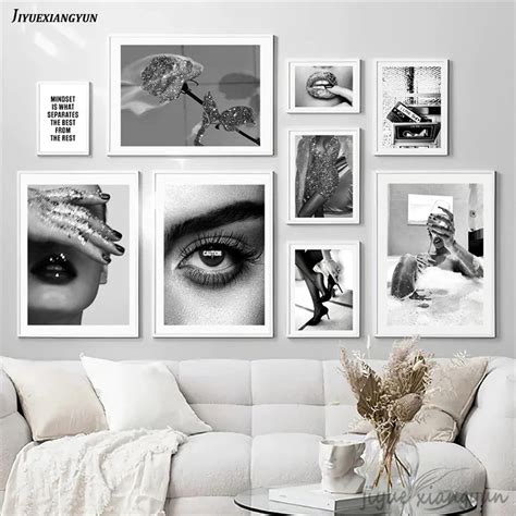 Fashion Sexy Woman Vintage Black White Shower Room Wall Art Canvas Painting Nordic Modern