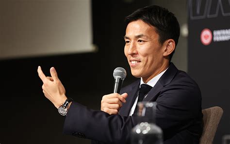 サッカー・長谷部誠選手が現役引退会見で着用したのはパテック フィリップ限定モデル 高級腕時計専門誌クロノス日本版 Webchronos