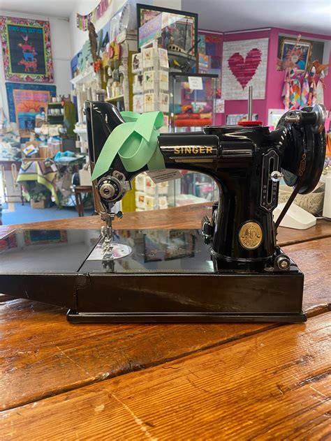 singer featherweight    roxannes