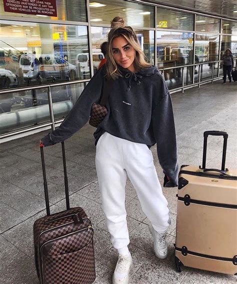 Cute Airport Outfit Ideas For Women What To Wear On A Plane Lupon