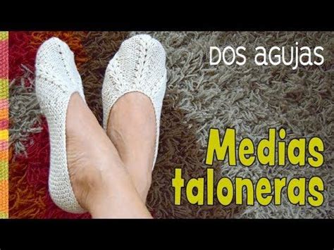 Medias Taloneras O Pantuflas Con Trenzas Decoradas Tejidas A Dos Agujas