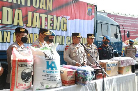 Peduli Korban Gempa Cianjur Polda Jateng Berangkatkan Truk Berisi