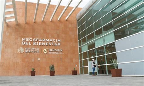 Inauguran AMLO y Delfina Gómez megafarmacia en Huehuetoca Edomex