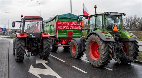 Protest rolników w Medyce Minister Siekierski na realizację