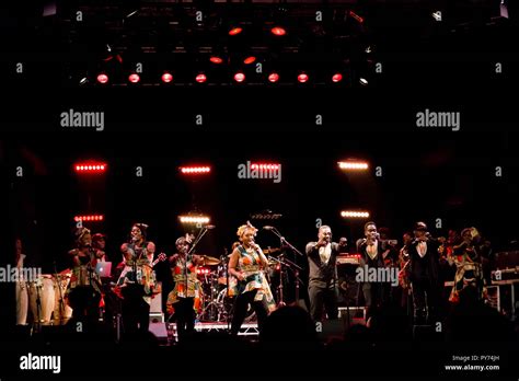 London African Gospel Choir Paul Simon Graceland Stock Photo Alamy