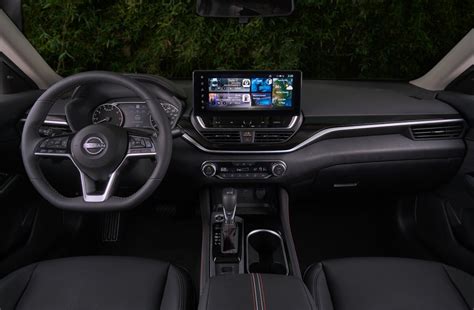 2025 Nissan Altima: 215 Interior Photos | U.S. News