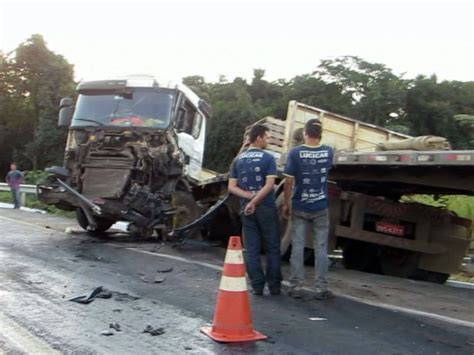 G Acidente Deixa Pelo Menos Nove Feridos Na Mg Em Passos Mg