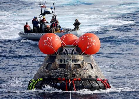 La Nave Orion Regresa A La Tierra Despues De Su Historica Mision A La Luna