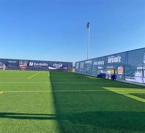 Empresa Construcción Campos de Fútbol de Césped Artificial en España