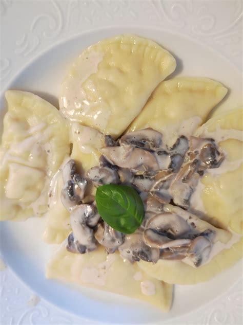 Ravioli Au Poulet Et Sauce Aux Champignons C Est Pr T A Table Les