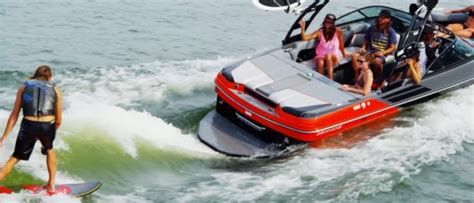 Inboard Skiwakeboard Boats