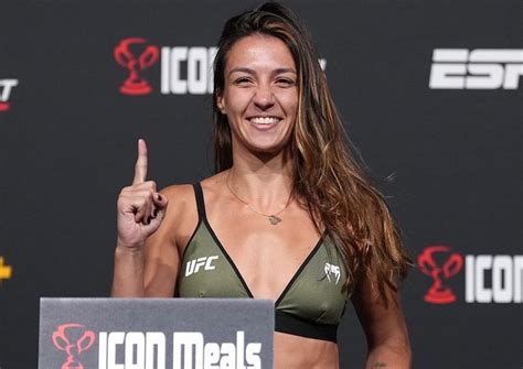 Amanda Ribas prevê nocaute sobre Rose Namajunas e revela desejo de