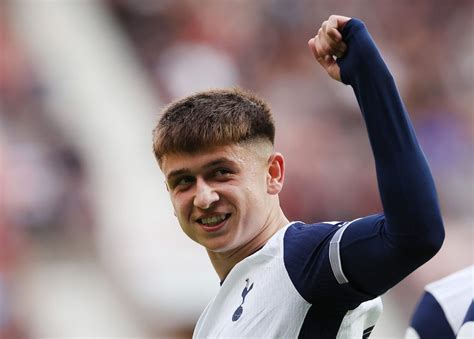 Mikey Moore Sends Message To Tottenham Fans After Signing First