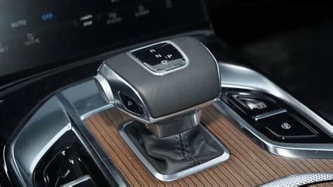 Hongqi E-HS9 Interior Review