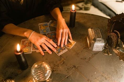 Ramalan Kartu Tarot Besok September Sagitarius Capricorn