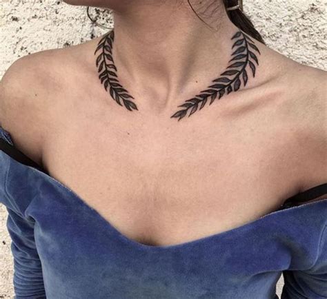 Tatuajes Mujer En El Cuello