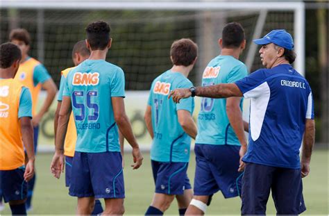 Marcelo Simula Confronto Diante Da Caldense Em Campo Reduzido