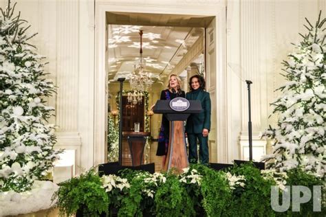 Photo First Lady Jill Biden Unveils White House Holiday Decorations