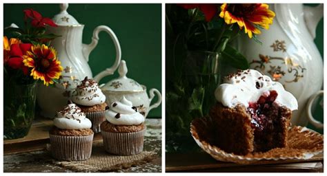 Two Pictures Of Cupcakes With Frosting And Flowers In Vases Behind Them