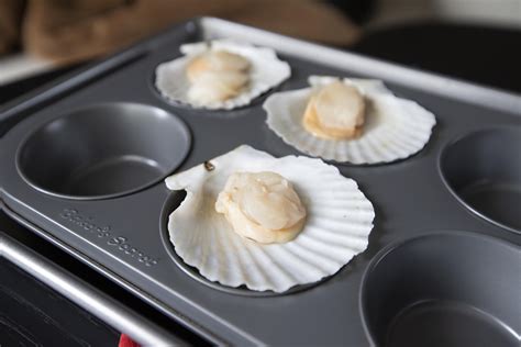 Food Makes Me Happy Scallops In The Shell With Garlic Butter Sauce