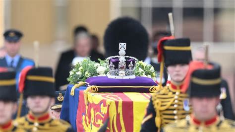 Mort D Elizabeth Ii La Procession Fun Raire Royale En Images