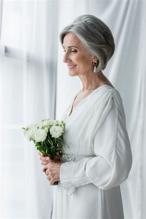 45 Stunning Wedding Hairstyles For Women Over 50