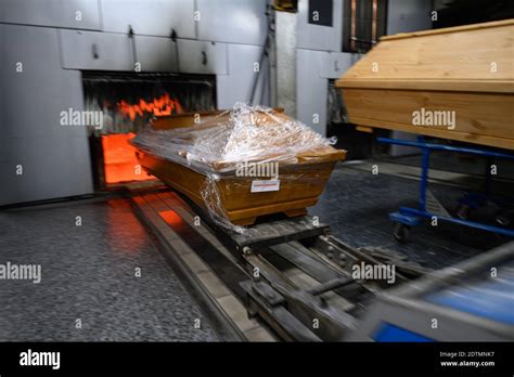 Cremation Oven Hi Res Stock Photography And Images Alamy