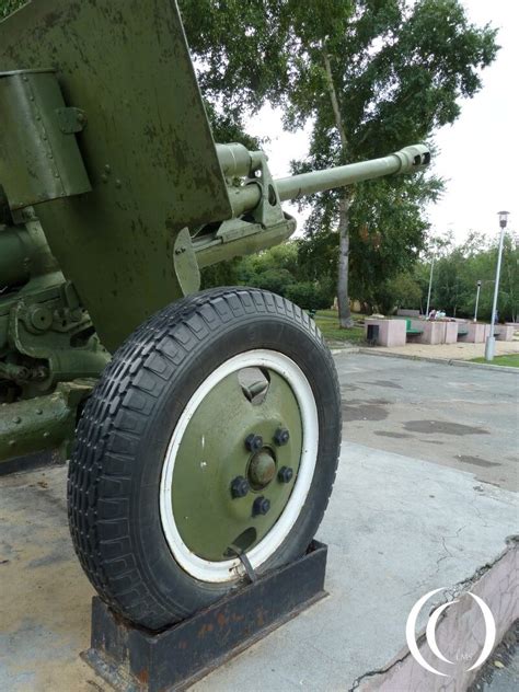 ZiS 3 76 Mm Divisional Gun M1942 Russian Field Gun LandmarkScout