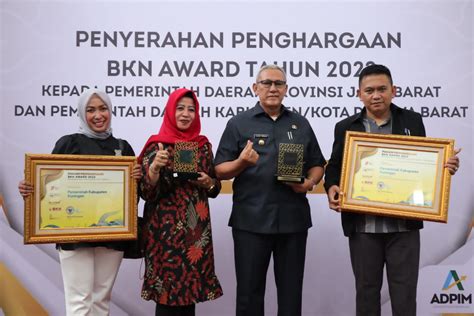 Pemkab Kuningan Raih BKN Award Bupati Kado Terindah Untuk Harjad