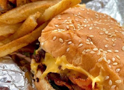 9 Worst Fast Food Burgers To Stay Away From Right Now — Eat This Not That