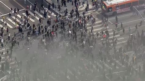 EUA têm nova onda de protestos pelo assassinato de George Floyd