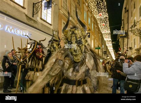 Salzburg: Krampuslauf (Krampus-Lauf, Perchtenlauf, Krampus run, mask ...
