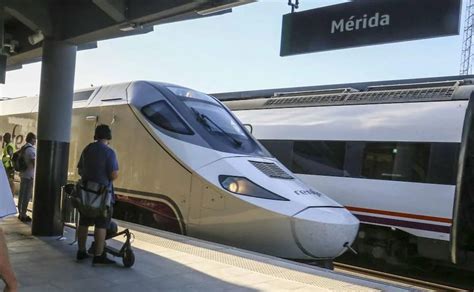 Tren En Extremadura El Alvia A Madrid Llega Con 40 Minutos De Retraso