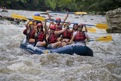 Best Whitewater Rafting in Tennessee at the Smoky Mountains