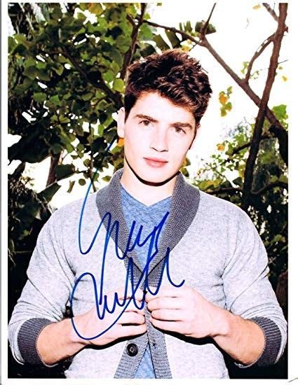 Pin De Sarah En Gregg Sulkin Arte De Vino