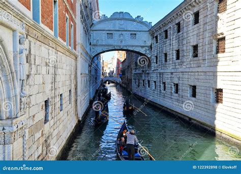 Veneza Ponte Famosa Dos Suspiros Foto De Stock Editorial Imagem De