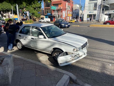 Noticias Querétaro on Twitter CHOQUE Aparatoso choque entre dos